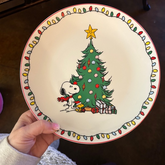 Festive Christmas Tree Dinnerware Set with Snoopy - Picture 7 of 7